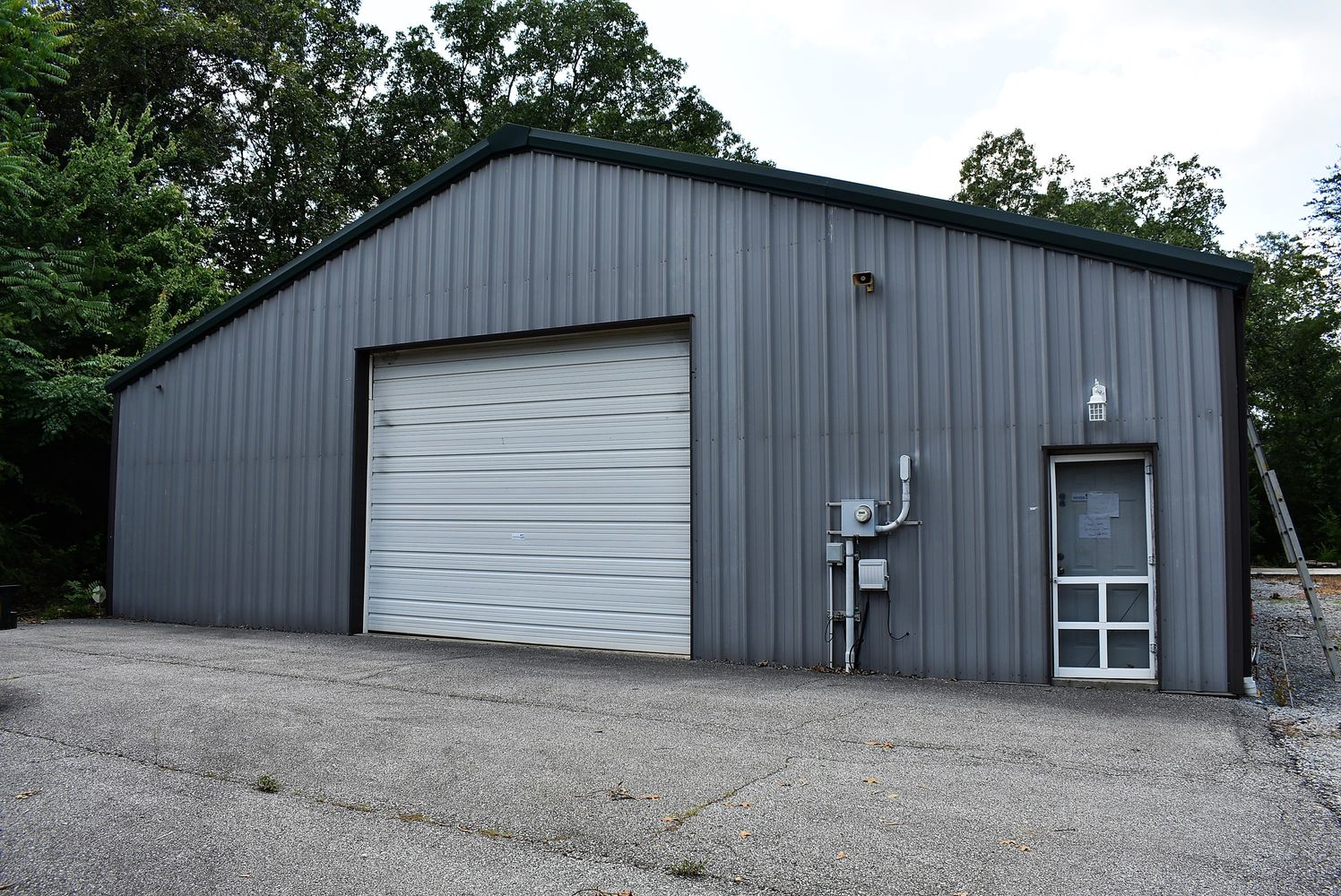 2404 Miller Ave, Crossville, TN 38555